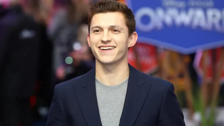 Tom Holland Height, Weight, Net Worth, Parents